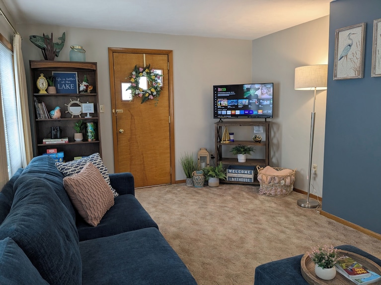 Waterfront Home On The Sandusky Bay. Nice Fishing Spot Close To Cedar Point. - Lakeside Marblehead, OH