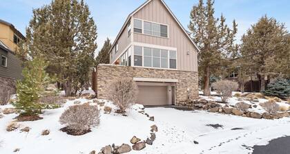 Presidio Place - Relaxing Retreat, Hot Tub, Views, AC