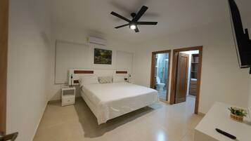 3 bedrooms, in-room safe, iron/ironing board, free WiFi