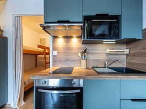 Refrigerador, microondas, horno y lavavajillas 