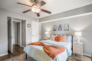 1 quarto, ferros/tábuas de passar roupa, Wi-Fi, roupa de cama