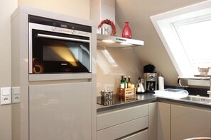 Réfrigérateur, four, plaque de cuisson, lave-vaisselle