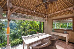 Luxury Villa, Pool View | Dining room