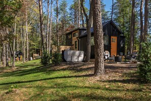 Exterior - Tiny Home | Hot Tub | Grill | Romantic Retreat (Laurelville)