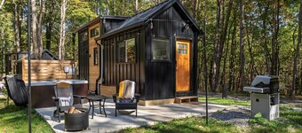 Tiny Home · Hot Tub · Fire Pit · Cozy Retreat
