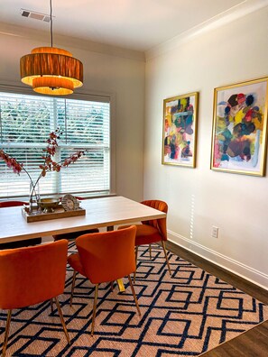 Dining - New! No Dawgs- Full 3-bedroom house minutes to campus (Auburn)