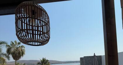 Belle Vue" house, with a spectacular view of the Tequesquitengo Lake.