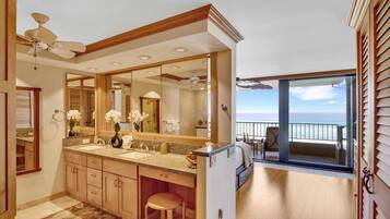 Apartment | 1 bedroom, desk, Internet