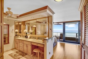 Apartment | 1 bedroom, desk, Internet