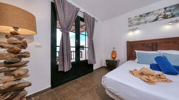 2 bedrooms, desk, iron/ironing board, travel crib