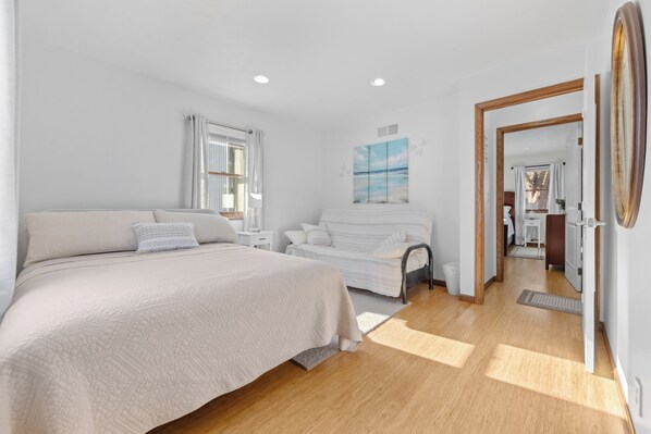 2 bedrooms, iron/ironing board, WiFi, bed sheets