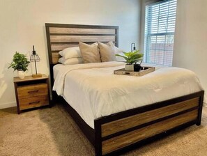 4 bedrooms, desk, iron/ironing board, free WiFi
