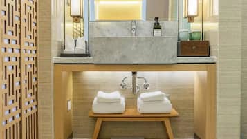 Business Double Room | Premium bedding, down comforters, in-room safe, desk