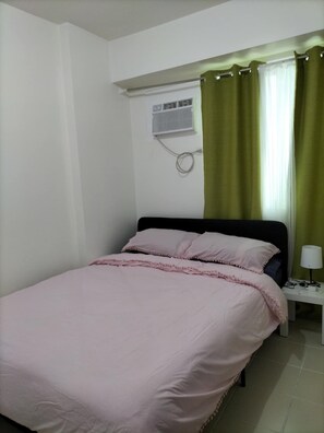 3 bedrooms, bed sheets