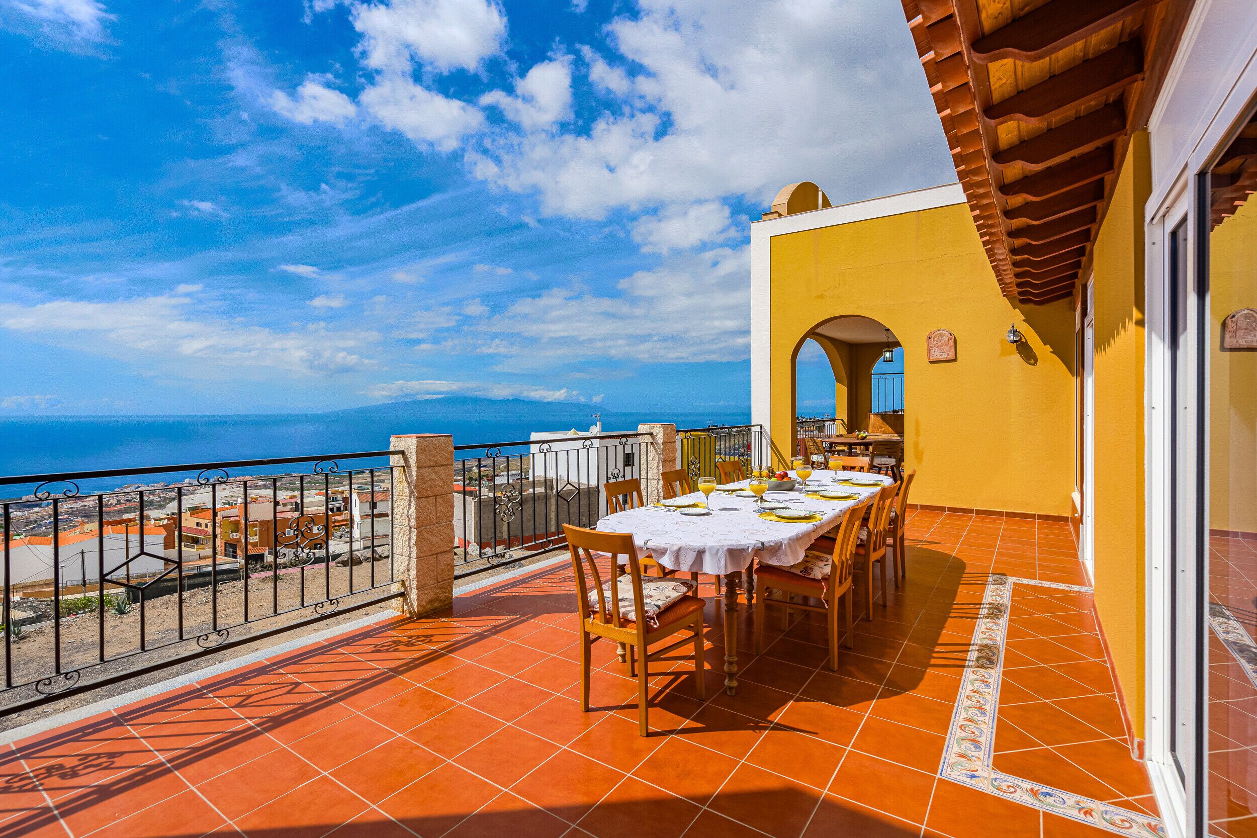 屋外ダイニングエリア