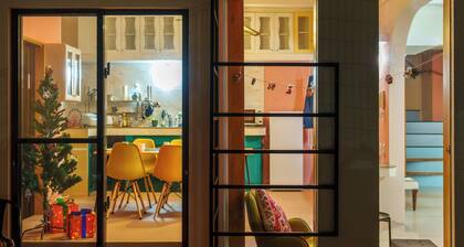 Spacious living room/balcony/rooftop