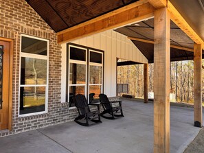 Terrace/patio - Relaxing & Spacious home near Lakepoint- Allatoona (Cartersville)