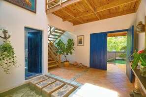 Classic-Villa, 4 Schlafzimmer, eigener Pool, Strandblick | Wohnbereich