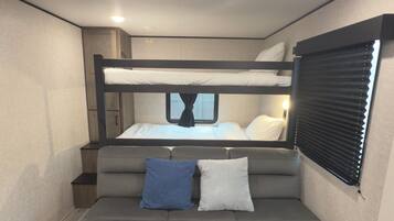 1 Schlafzimmer, Bügeleisen/Bügelbrett, Bettwäsche