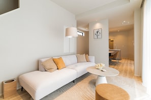 Stórt einbýlishús - reyklaust (URUUMI -casa11-) | Stofa