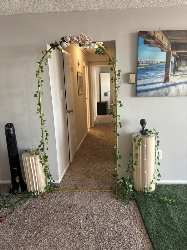 Interior - Cozy 2-bedroom apartment in charming Silver Spring with AC, WiFi (Silver Spring)