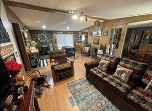 Smart TV, fireplace, DVD player, table football