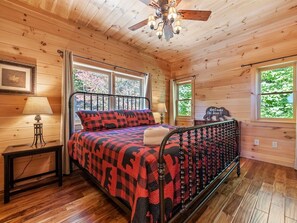 4 多间卧室、熨斗/熨衣板、免费 WiFi、床单