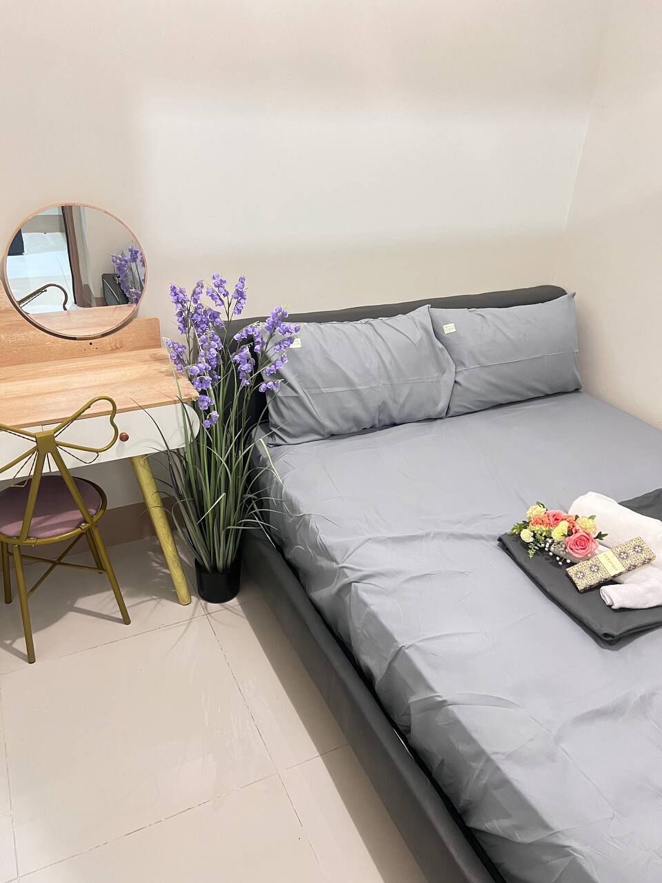 Comfort Room, 1 Bedroom, Pool View | Living area
