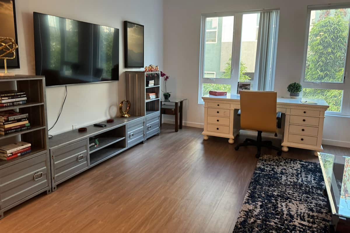 Superior Apartment, 2 Bedrooms | Bathroom | Free toiletries, hair dryer, towels, soap