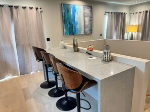 Deluxe Apartment, 4 Bedrooms | In-room dining