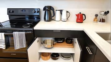 Peti sejuk, ketuhar gelombang mikro, ketuhar, dapur