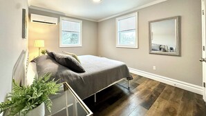 5 habitaciones, tabla de planchar con plancha, wifi y ropa de cama 