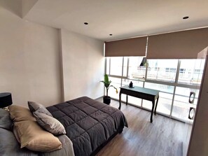 2 bedrooms, desk, iron/ironing board, WiFi