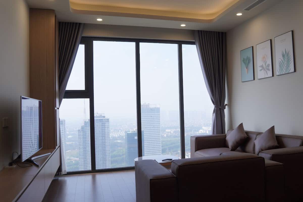 Apartment, 3 Bedrooms, City View | Living area