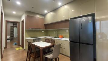 Apartment, 2 Bedrooms, City View | Living area