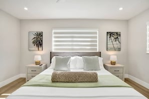 Skrivbord, strykjärn/strykbräda, resesäng och gratis wi-fi