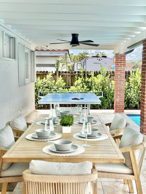 Outdoor dining