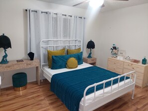 2 bedrooms, iron/ironing board, WiFi, bed sheets - Ogun Suite - The Power of Perserverance and Innovation (Tampa)