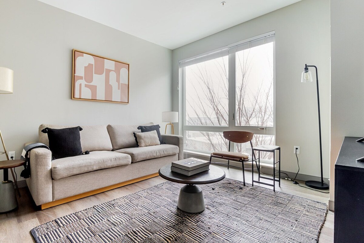 Blueground | Jamaica Plain, AC, gym, nr pond