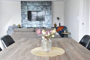 Smart TV - Stellar 4B apartment (Lake Tekapo)