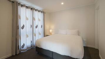 3 bedrooms, free WiFi, bed sheets