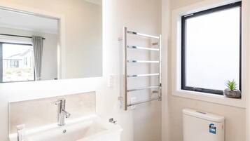 Hårtørrer, håndklæder