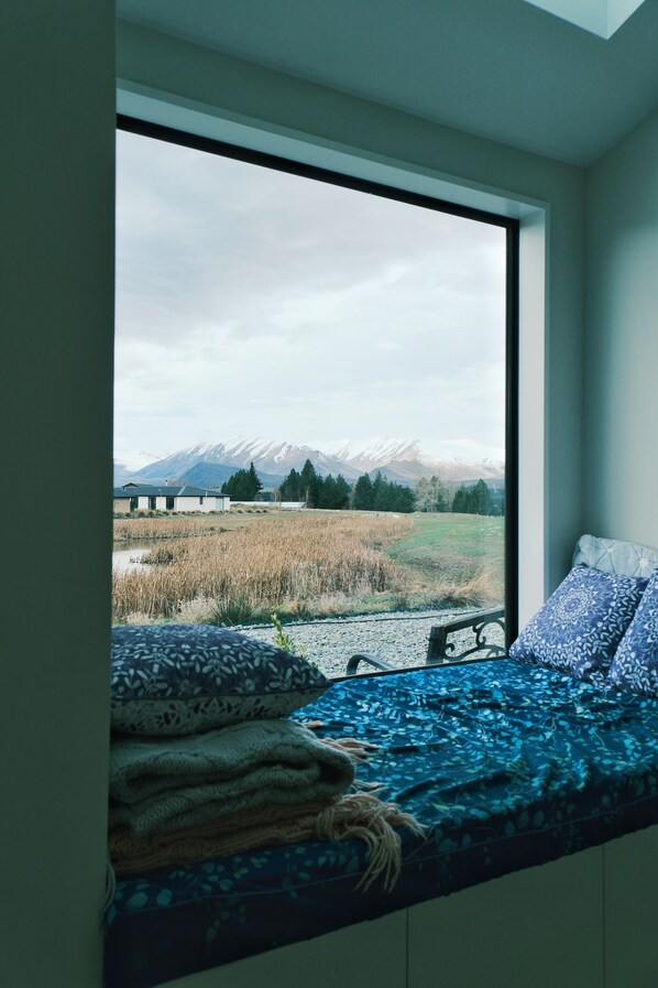 2 bedrooms, desk, free WiFi, bed sheets