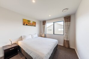 3 bedrooms, free WiFi, bed sheets