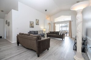 スマートテレビ、卓球台