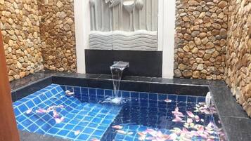 Superior Double Room, Balcony, Garden View | Bathroom | Hair dryer, bathrobes, slippers, towels