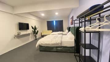 Superior Twin Room | Ruang kerja komputer riba, cadar katil