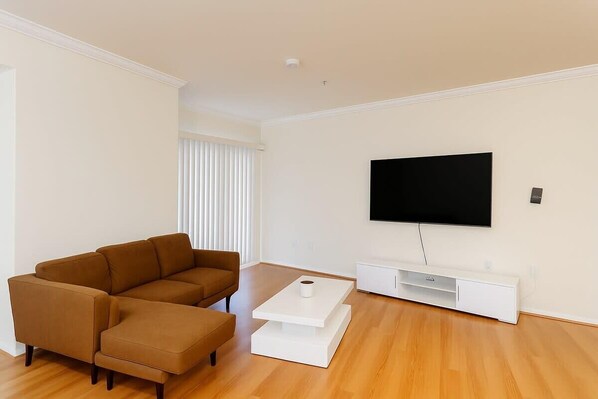 Imagen sin descripción, 1 de 77, botón