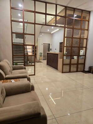 Reception - Moonbasa Boutique Hotel & Spa, Infopark, Kakkanad (Kanayannur)