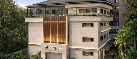 Front of property - evening/night